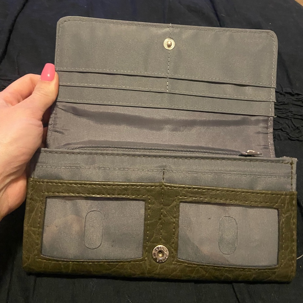 Max Studio Wallet. - Picture 3 of 4